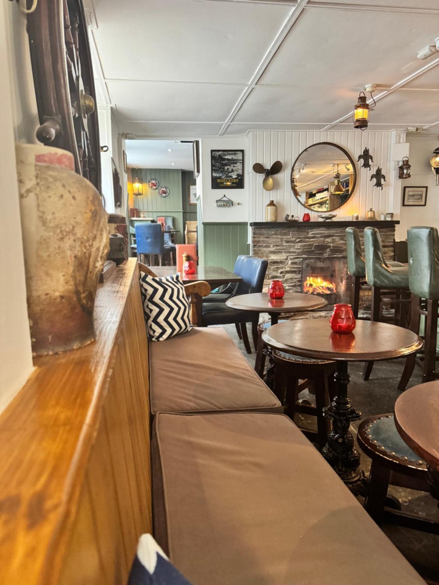 The London Inn Пэдстоу Экстерьер фото