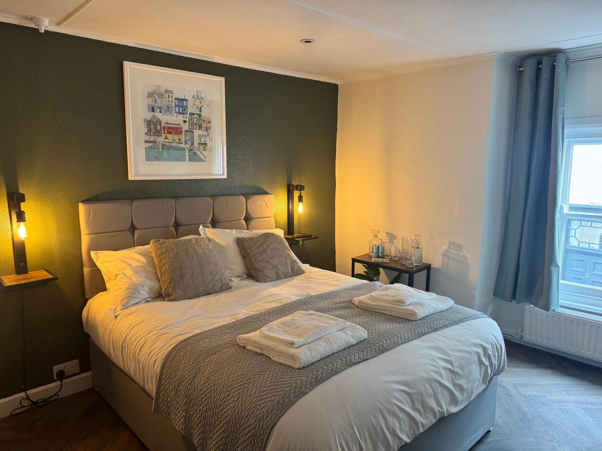 The London Inn Пэдстоу Экстерьер фото