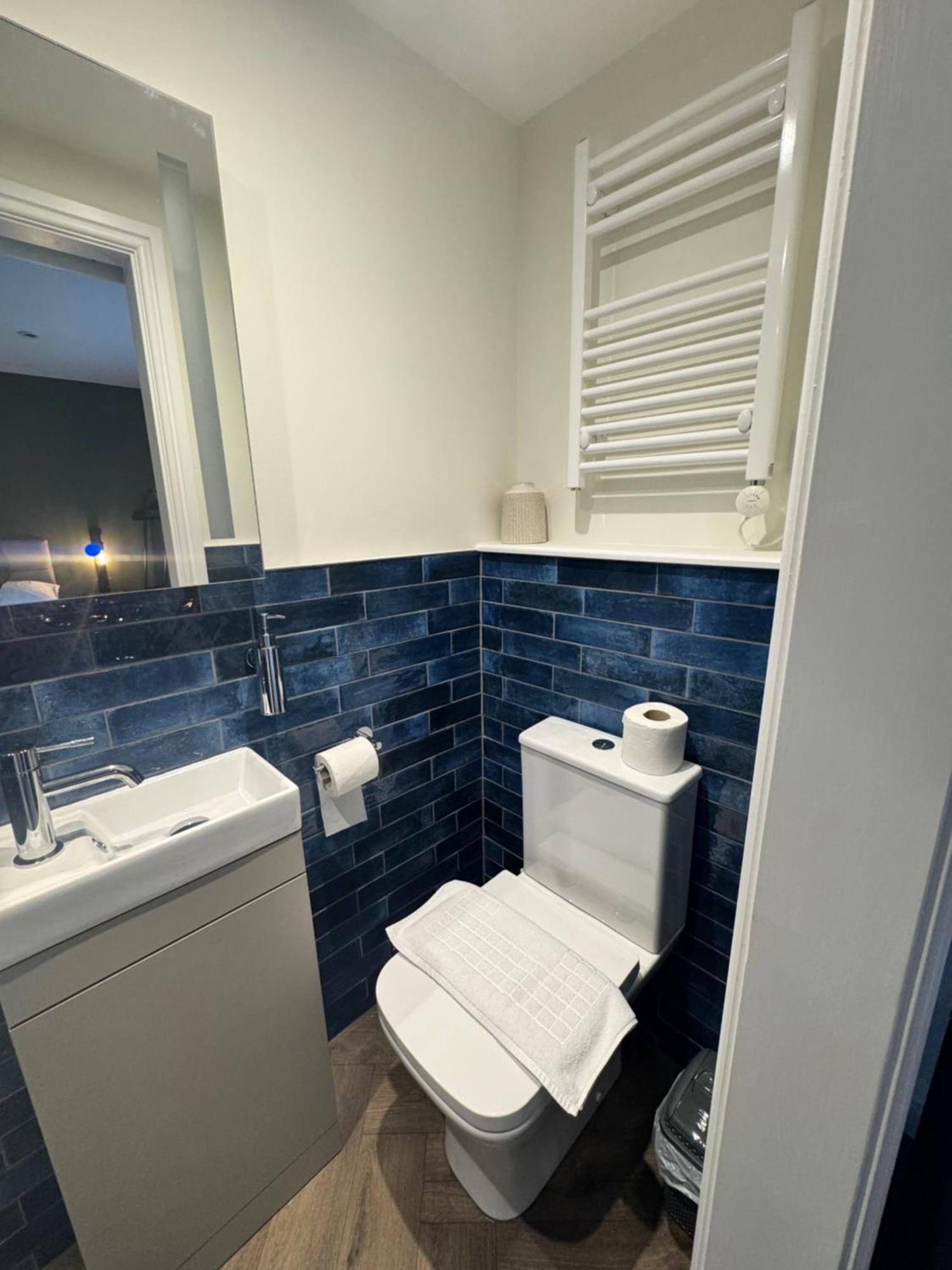 The London Inn Пэдстоу Экстерьер фото