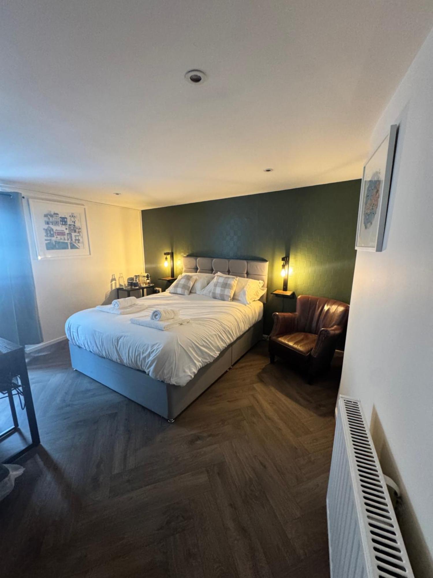 The London Inn Пэдстоу Экстерьер фото